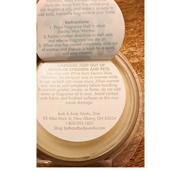New Bath & Body Works .97oz Winter Scented Fragrance Melt - Picture 2 of 2